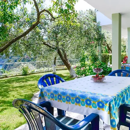 Apartman Niki Kínira